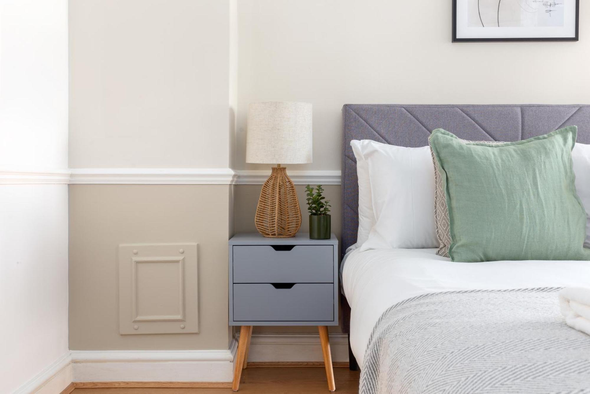 The Goldhawk Road Collection Apartament