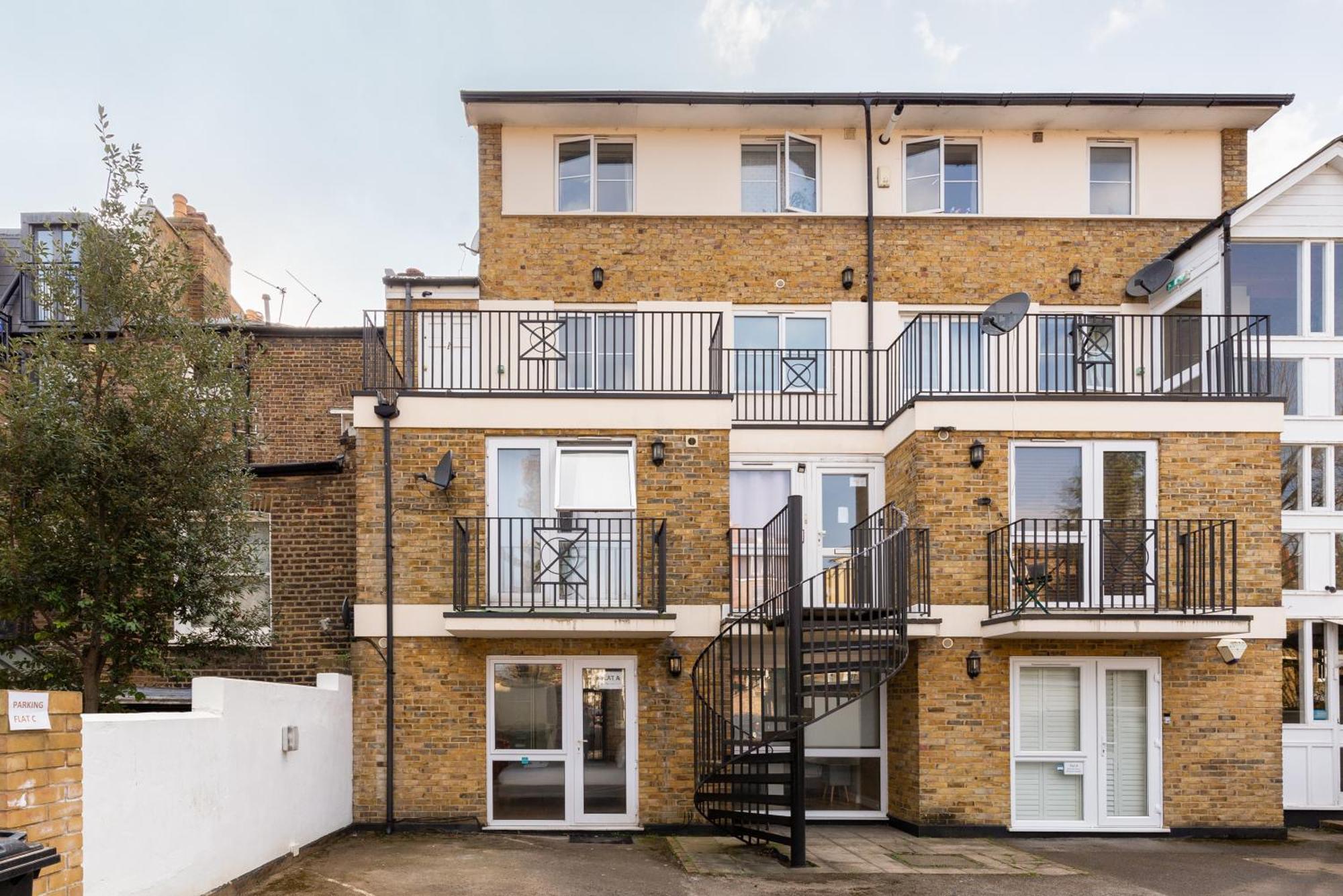The Goldhawk Road Collection Londra